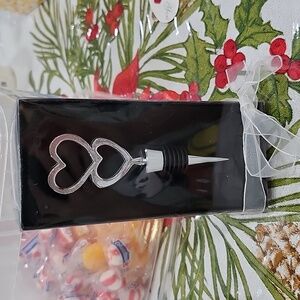 DOUBLE HEART SHAPED SILVER WINE STOPPER